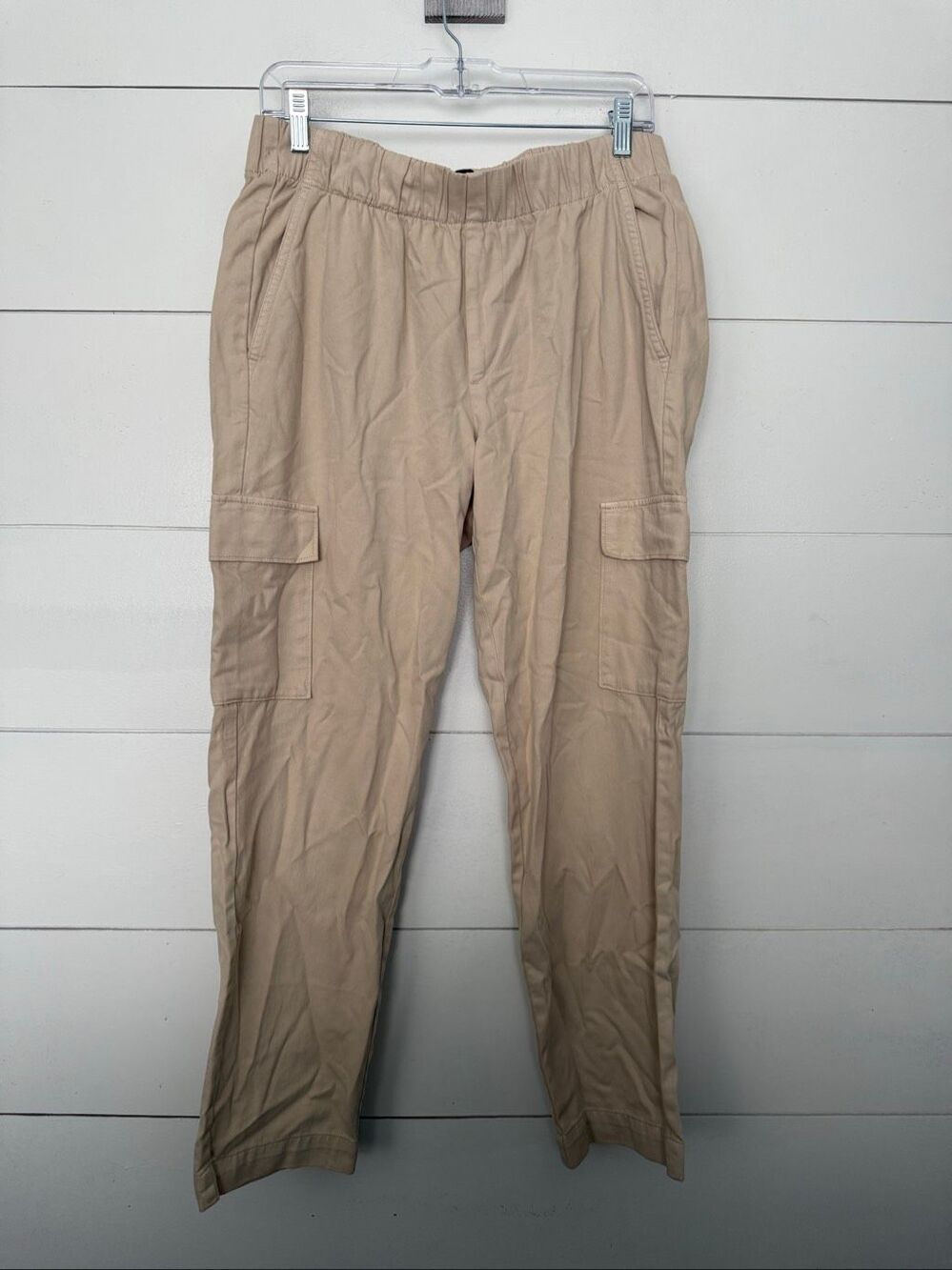 Gap Women’s Medium Tan Khaki Cargo Pants Pull on